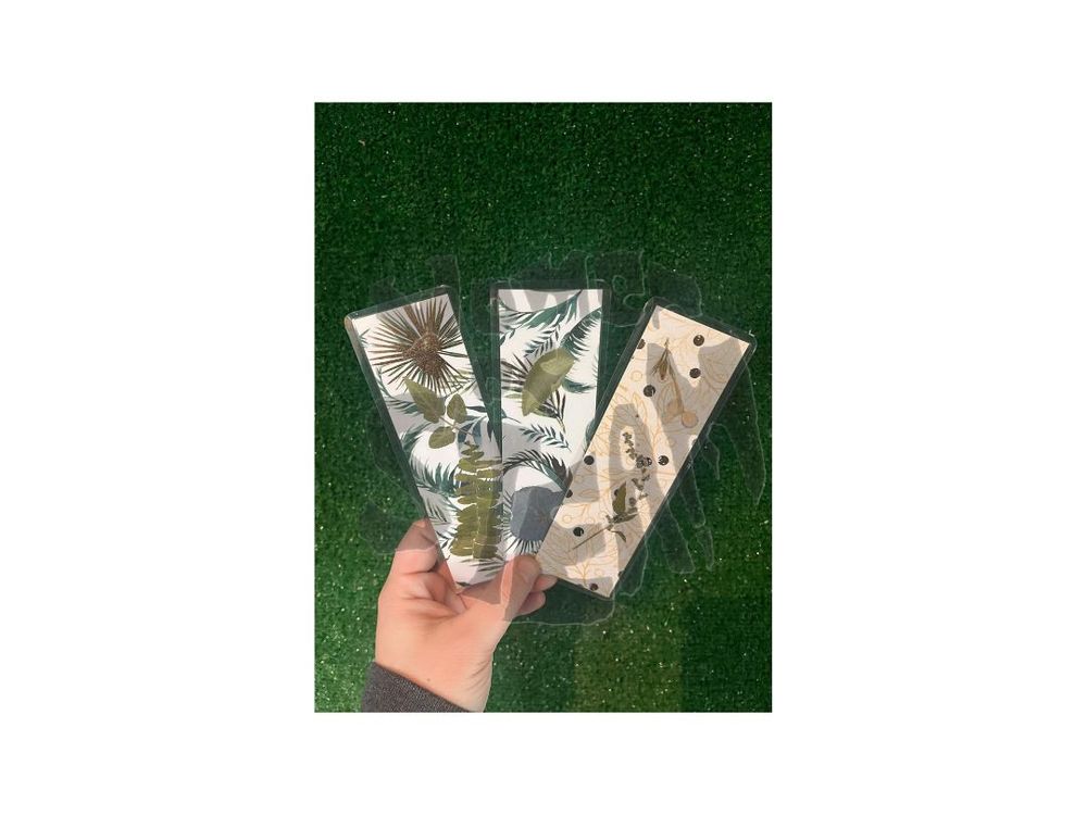 Flower-Pressed Bookmark (With Shiny Foil)
